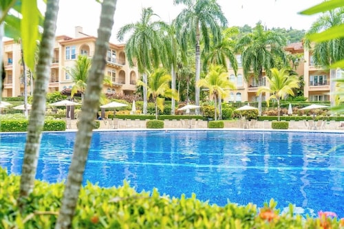 Family-Friendly Condo, Private Garden @Los Sueños