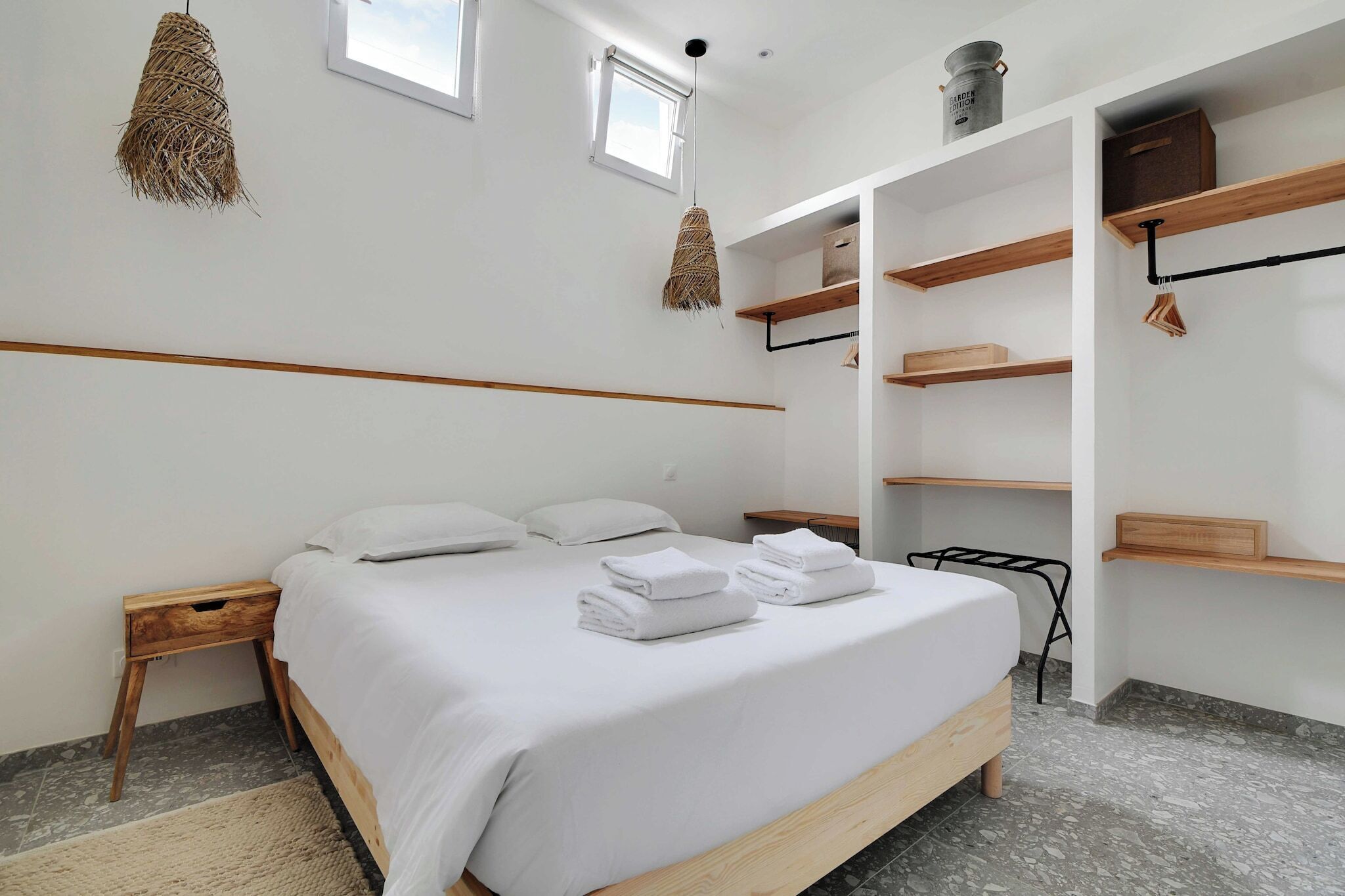 1 habitación, escritorio, tabla de planchar con plancha y wifi gratis 