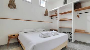 1 habitación, escritorio, tabla de planchar con plancha y wifi gratis