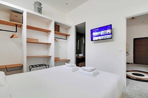 1 bedroom, desk, iron/ironing board, free WiFi