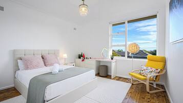 4 bedrooms, iron/ironing board, free WiFi, bed sheets