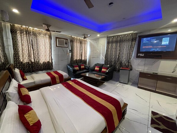 Deluxe Double Room, Balcony, Mountain View | Desk, laptop workspace, iron/ironing board, free WiFi