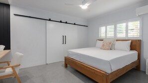 3 slaapkamers, een strijkplank/strijkijzer, wifi, beddengoed