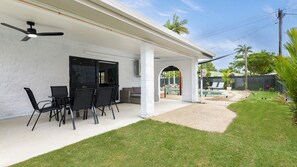 Outdoor dining - 12 Pecten Avenue | Port Douglas (PORT DOUGLAS)
