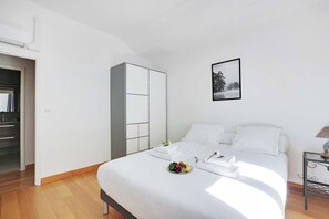 2 habitaciones, tabla de planchar con plancha y acceso a internet