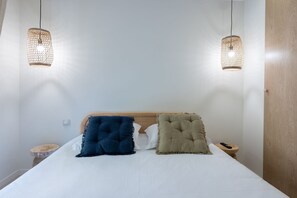 2 bedrooms, iron/ironing board, travel cot, free WiFi