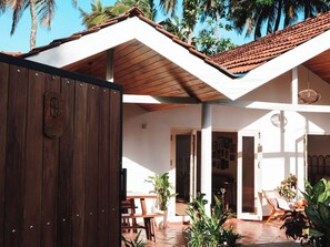 Terrace/patio - Modern 3 Bedroom Villa, Stunning Private Pool, Only 250m to Beach (Ahangama)