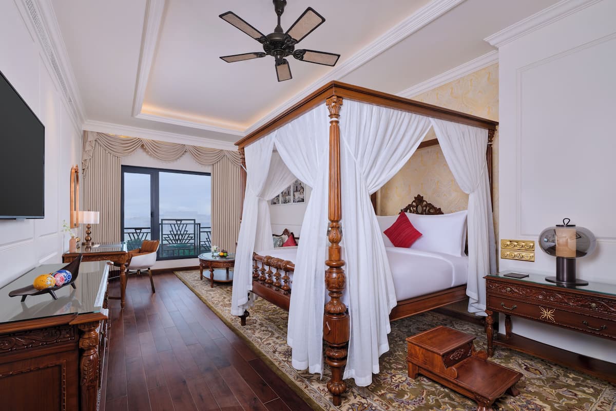 特级双人房 (Grand Luxury Room - King) | 高档床上用品、免费迷你吧物品、客房内保险箱、办公桌