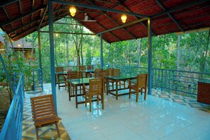 تناول الطعام