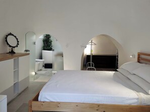 1 室のベッドルーム、デスク、旅行用ベビーベッド、WiFi