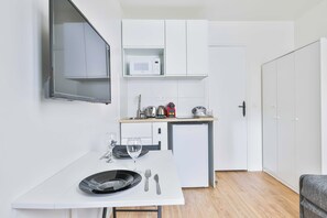 Apartment | Private kitchen - Cozy Appartement -2p- Accor Arena / Bercy (Paris)