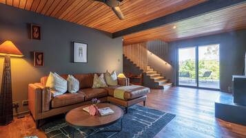 Smart TV, fireplace, offices