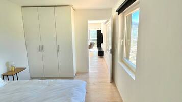 1 habitación, tabla de planchar con plancha, wifi y ropa de cama