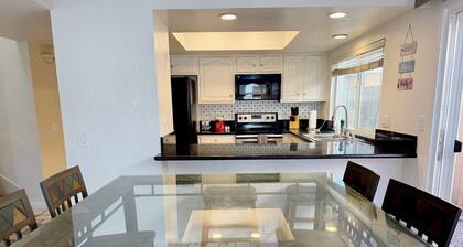 Panoramic View Bayfront Gem 3BR