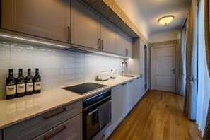 In-room safe, soundproofing, iron/ironing board, free WiFi - Roze Kūrmājas Residence (Liepaja)