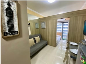 1 habitación, tabla de planchar con plancha, wifi gratis y ropa de cama