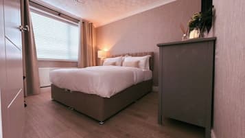 2 soverom, strykejern/-brett, wi-fi og sengetøy