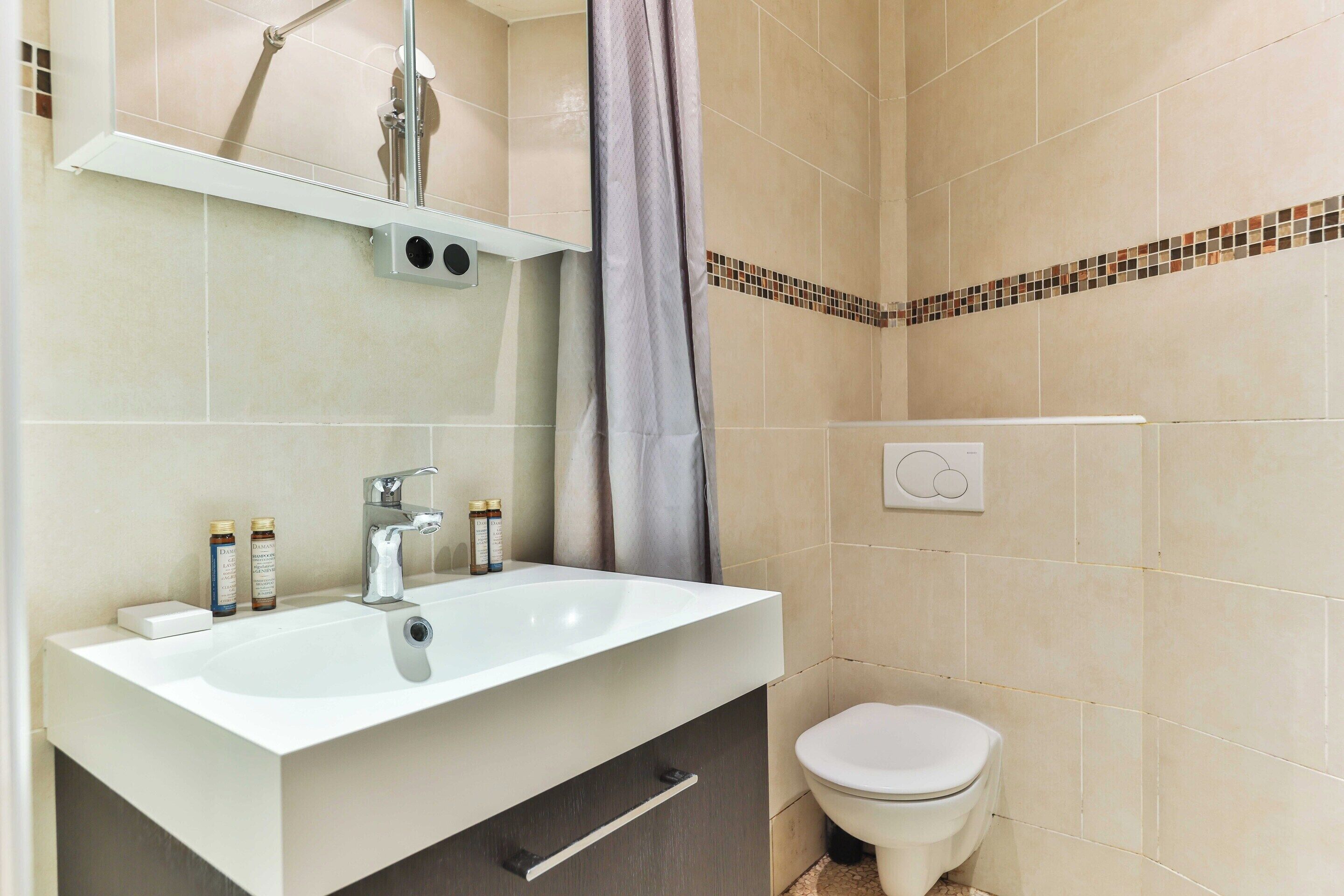 Apartment | Bathroom