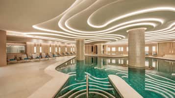 Piscine couverte, 5 piscines extérieures