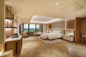 Panoramic Suite | Sengetøy av topp kvalitet, minibar, safe på rommet og blendingsgardiner