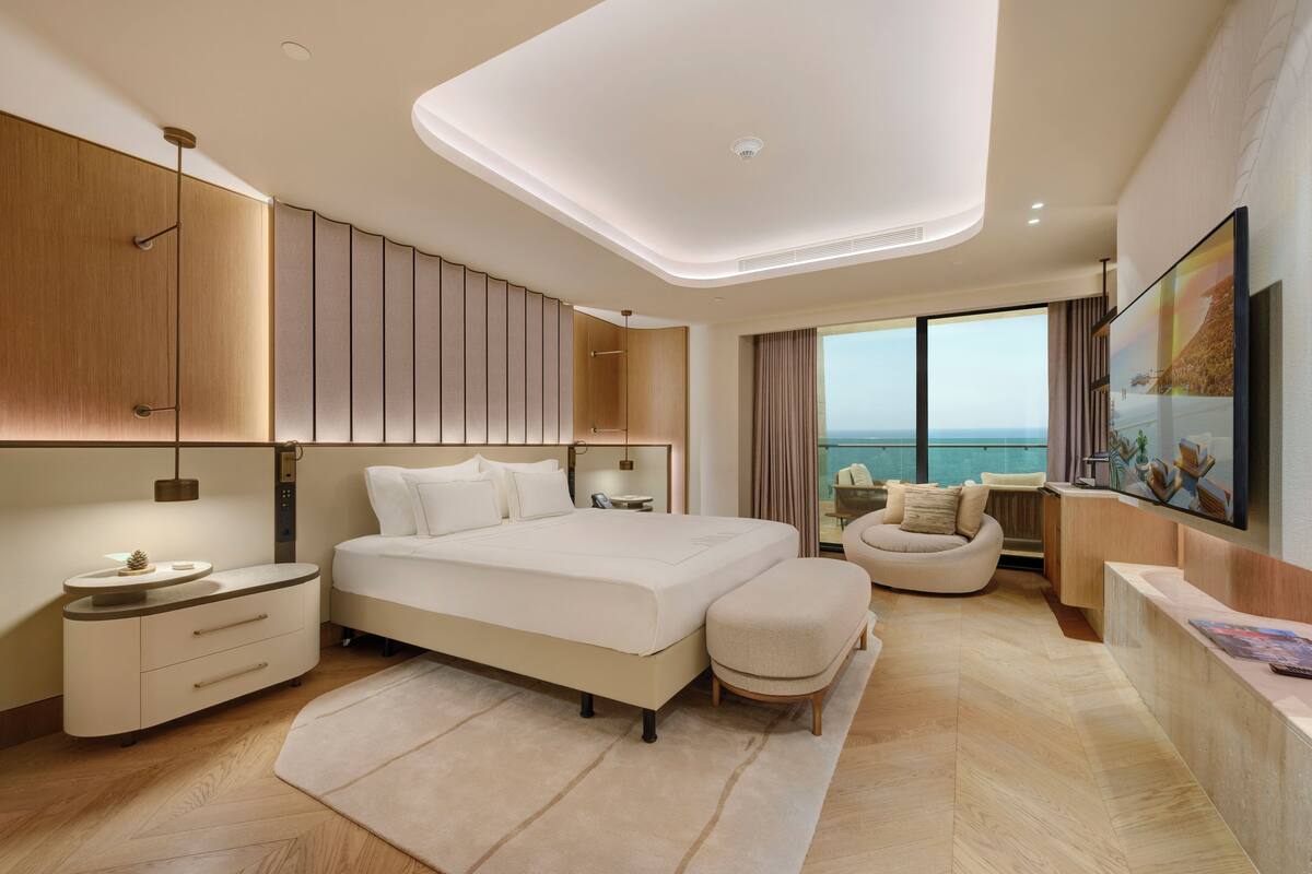 Horizon Suite | Hochwertige Bettwaren, Minibar, Zimmersafe, Verdunkelungsvorhänge