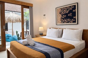 Deluxe-Doppelzimmer, Poolblick | Kostenloses WLAN, Bettwäsche