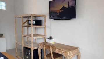 Deluxe-Doppelzimmer, Poolblick | Kostenloses WLAN, Bettwäsche