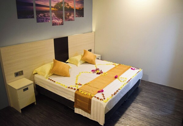 In-room safe, desk, laptop workspace, blackout curtains