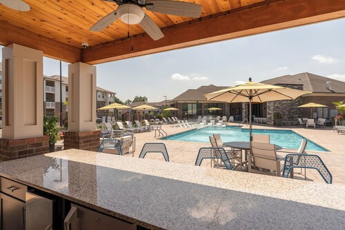 Overlook 4302 I Stunning 2Bd/2Bth Apt I Pool