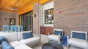 Unclassified image, 4 of 22, button - Overlook 7207 I Modern and Spacious 2Bd Apt (Knoxville)