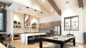 Unclassified image, 4 of 33, button - Overlook 1214 I Beautiful 1Bd/1Bth Apt I Gym (Knoxville)