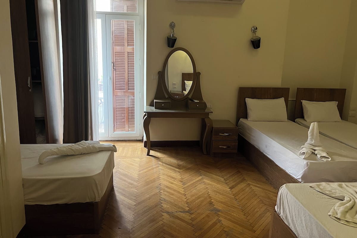 Family Quadruple Room | Desk, laptop workspace, free WiFi