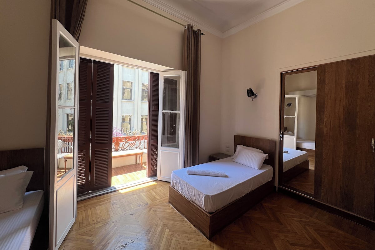 Basic Quadruple Room | Desk, laptop workspace, free WiFi