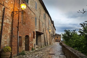 Room - Semidetached Villa Shared Pool (Monteleone d'Orvieto)