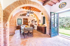 Room - Semidetached Villa Shared Pool (Monteleone d'Orvieto)