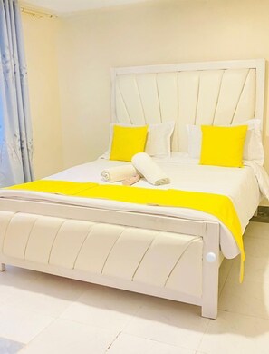 Deluxe Apartment, City View | 2 bedrooms, free WiFi - Lux Suites Naivasha Business Apartments (Naivasha)