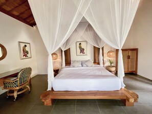 Signature villa | Een bureau, gratis wifi