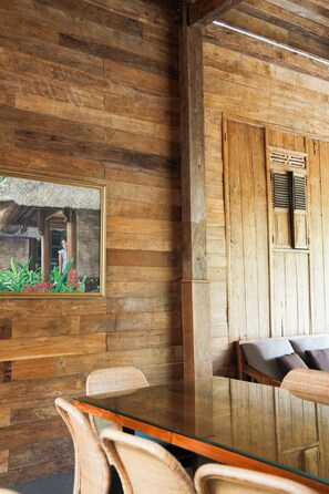 Signature villa | Dineren op de kamer