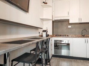 Private kitchen - Lovely apartment overlooking the beach at Lido tre Archi di Fermo (San Tommaso Tre Archi)