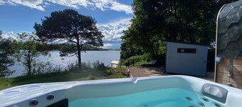 Little Gem at Lough Sillan House | Romantic, Adults only with hot tub and sauna