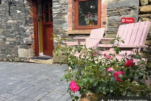 Terrace/patio - Little Gem at Lough Sillan House | Romantic, Adults only with hot tub and sauna (Shercock)