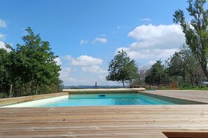 Outdoor pool - Country gite and B&B, reception room, garden, swimming pool (Goutevernisse)