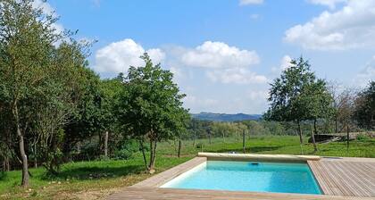 Gite et chambres d'hÎtes à la campagne, une salle de réception, jardin, piscine