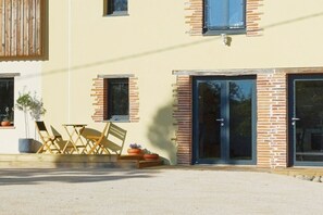 Exterior - Country gite and B&B, reception room, garden, swimming pool (Goutevernisse)