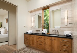 Articles de toilette écologiques, sèche-cheveux, serviettes fournies