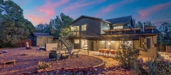 Piki Place | Modern, Spa, Firepit, Games, EV