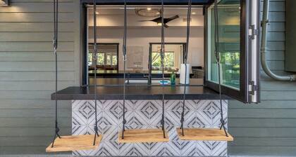 Piki Place | Modern, Spa, Firepit, Games, EV