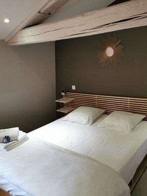 Double Room with Ensuite Bathroom