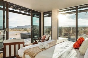 2 عدّة غرف نوم وواي فاي وملاءات أسرّة