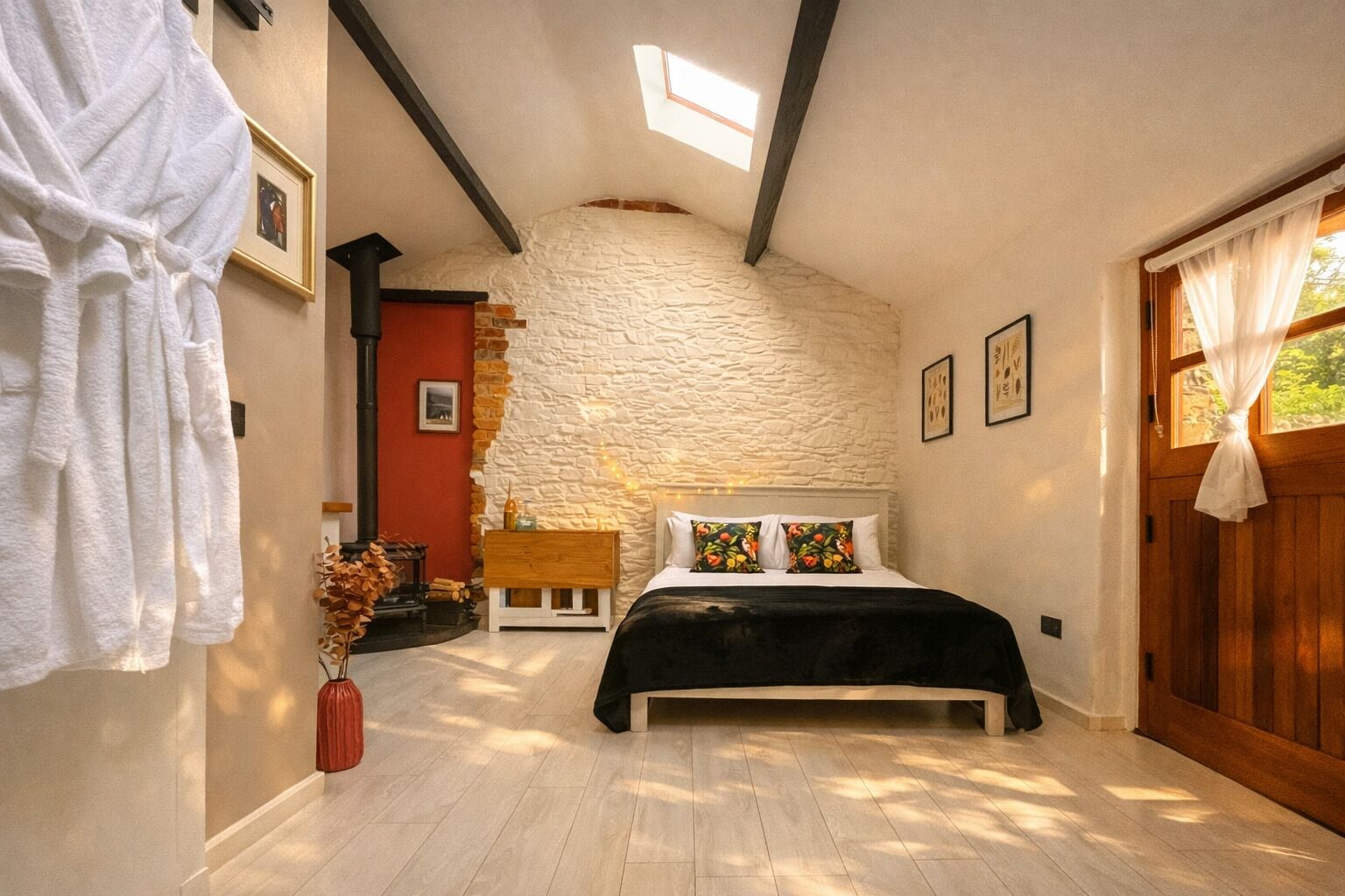 1 chambre, fer et planche à repasser, Wi-Fi gratuit, draps fournis